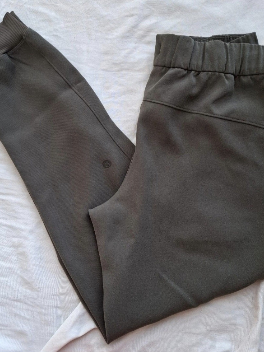 Lululemon Olive Green On The Fly Jogger